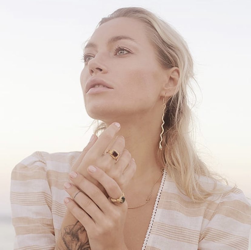 LIBRARY London tweet media