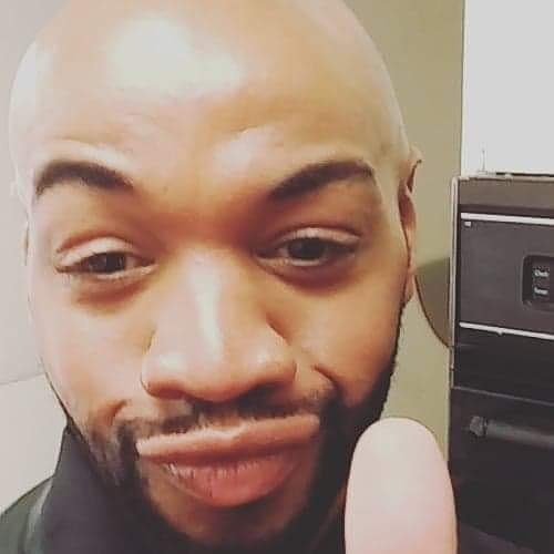tirrickosmith's tweet photo. Enjoying some me time in the dressing room on the photo shoot set of Road Trip 2 Success!!!!!!
#tirrickobadiahsmith #tirrick #obadiah #smith #hollywood #newyorkcity #youtube #jeffcohn #photoshoot #interview #feature #hollywood #celebrity
#videos #newyorkcity #theuniversalartist https://t.co/tVSuahgM5M