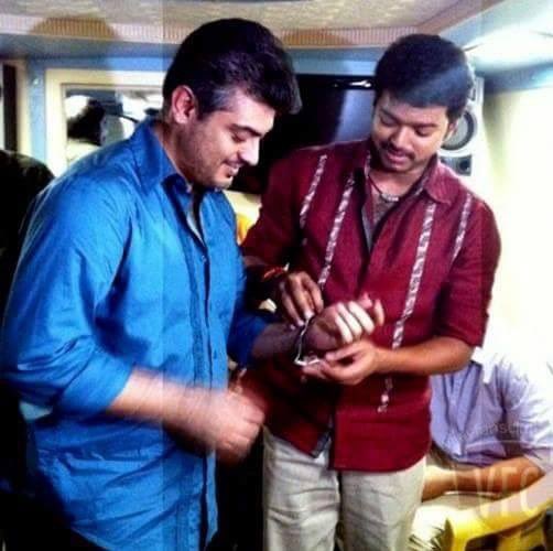 Aathiththan13's tweet photo. Happy birthday Thalapathi Vijay❤️ #HBDvijay_THALAfans #HBDEmientVijay #Ajithkumar #Vijay #KingsOfKollywood @actorvijay https://t.co/BZUxWHSOZP