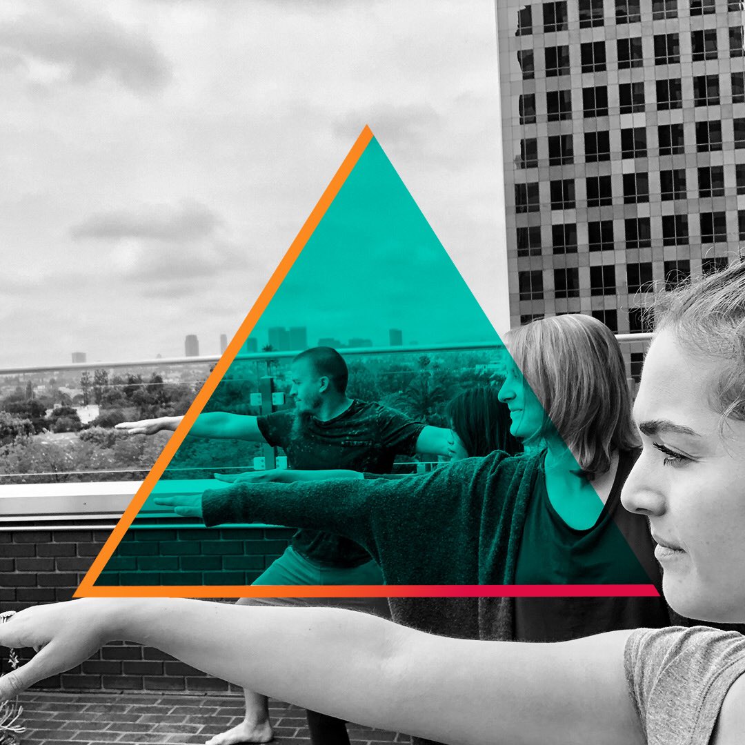 StunCreative's tweet image. Namaslay. 🧘‍♀️ #stuncreative #yoga #internationalyogaday #friday #friyay #namaste #NationalSelfieDay