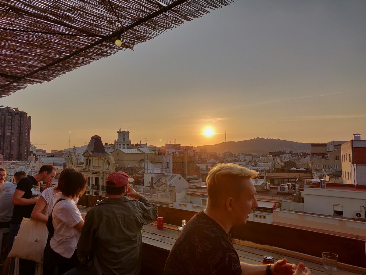 SignaturitTech's tweet image. What an amazing afterwork at  the @kiwicom247 offices😍 #bcn #startuplife