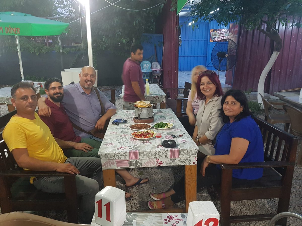 İlgi ,alaka,lezzet 10 numara Adanaya gelip uğramazsanız pişman olursunuz.ozan kolcuoğlu ve sevgili annesi aysel kolcuoğlu mükemmel ağırladı. (@ Köylüm Döner in Adana) swarmapp.com/c/9HxOJAbKEo9