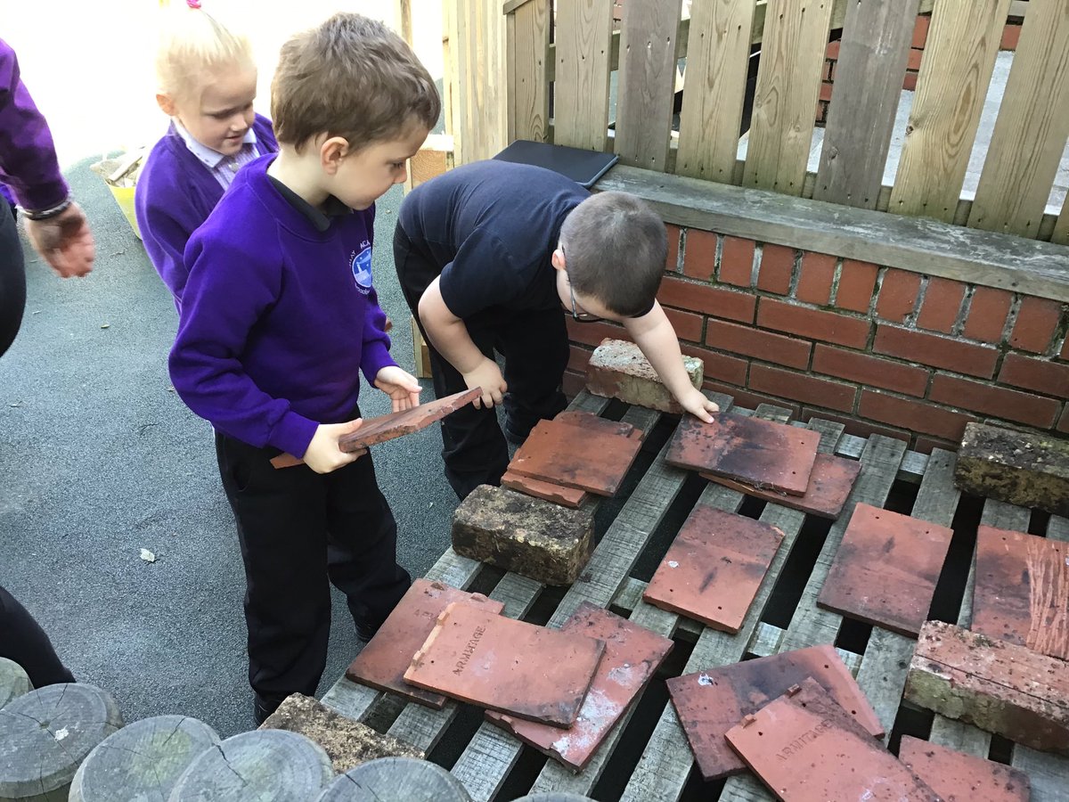 QuayEYFS's tweet image. Design and Technology week was awesome! We investigated, researched, designed, built and evaluated our class project. Here is is, our very own Bug Hotel 🐌🐞🕷🐛#naturalhabitats #bringingnaturecloser #helpingourenvironment @QuayHead @QuayVP