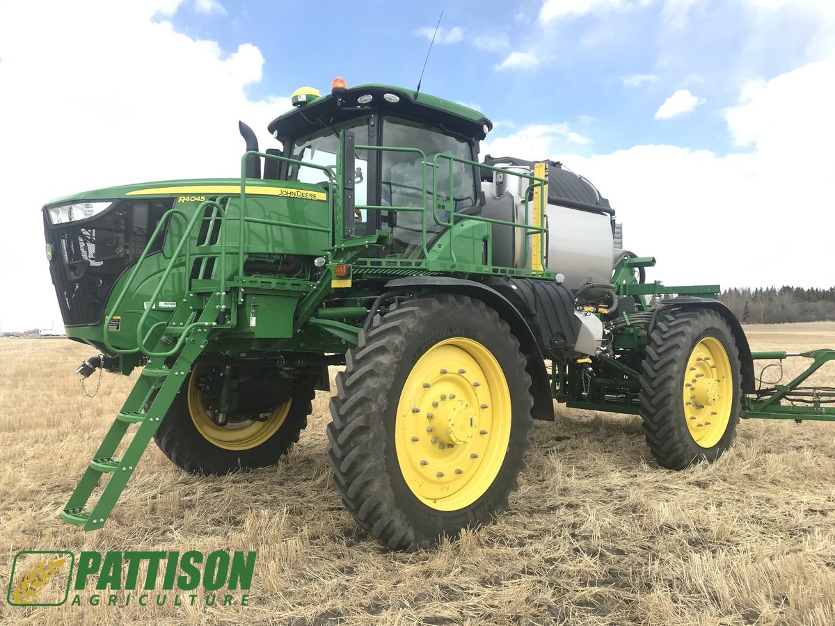 PattisonAg's tweet photo. #SprayandSave. 2018 John Deere R4045 120', 20" Spacing, Traction control, Front Fill, Fence Row Nozzles and much more! Stock #203208. $513,000 CAD. Located in #YORKTON, SK give them a call at 306-783-9459 or stop by and check out this great deal! https://t.co/324ty6jsTT https://t.co/vQhArZfkgC