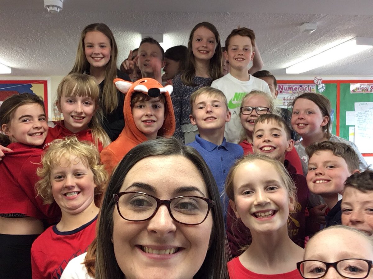 KPS_Primary5E's tweet photo. Great afternoon celebrating the end of term! Thanks to the @KinnairdPSPTA for our snacks and drinks. We had lots of fun playing outdoors and in the classroom. @KPS_Primary5M @KPS_Primary5A https://t.co/2leJR37UfC