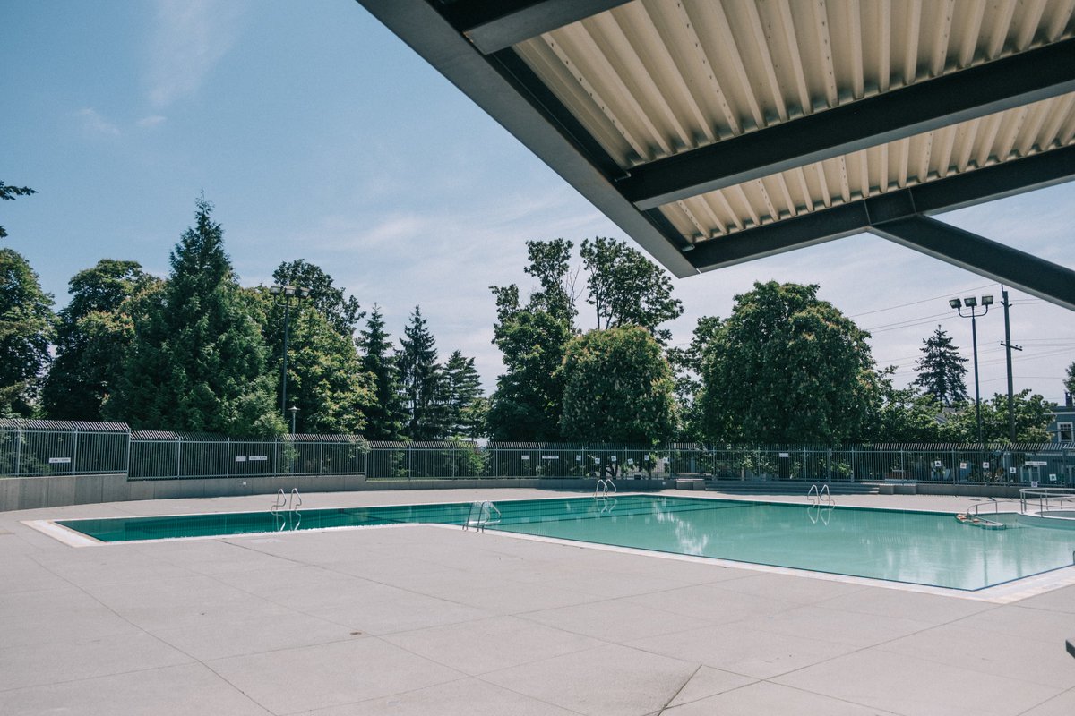 "Summer lovin'  had me a blast..."

Happy summer solstice! We're ready for longer days, warmer nights, and more time spent outdoors. What's on your #summer bucket list?