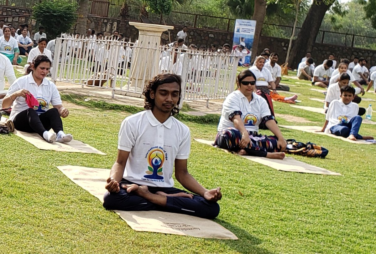 apoorv_om's tweet photo. On #InternationalDayofYoga
Yoga for Peace and Harmony!
Celebrating #YogaDay2019 #inclusive yoga performance with @tourismgoi &amp; @incredibleindia. #IDY #yoga is the best way to keep yourself healthy stay in #peace. Thanks to @narendramodi to provide #health to people our world. https://t.co/pJ1eoUBj0E