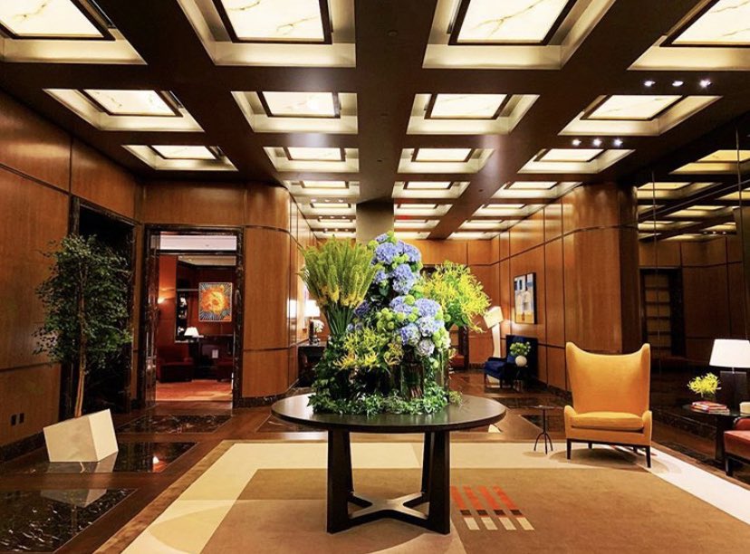 Lobby of @53w53 💡#schwinghammerlighting .. #lighting #jeannouvel  #interiors #architecture #archilovers #interiordesign #design #nyc #lightingdesign #architecturephotography #realestate #luxury #luxurylifestyle #luxuryhomes #53w53
