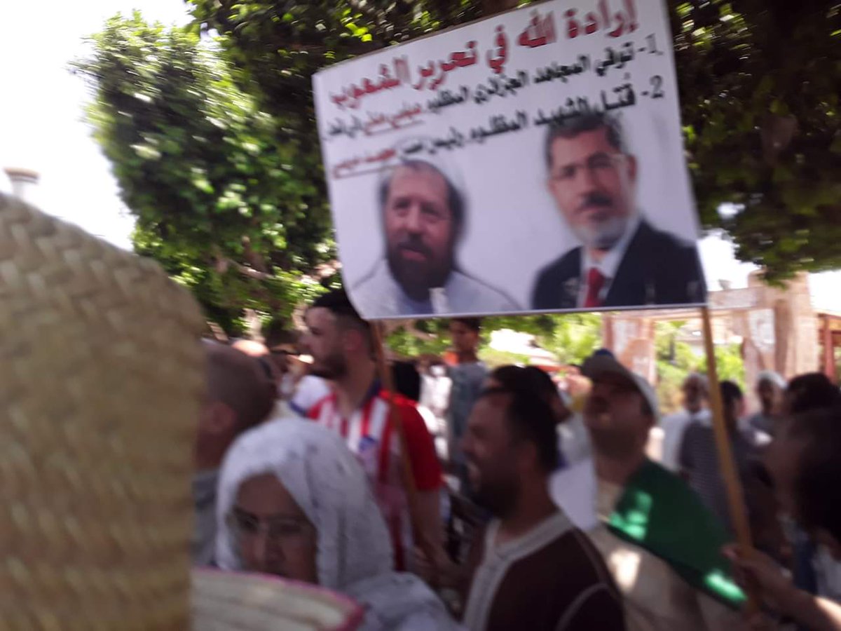 baehl_mourad's tweet photo. #ثائرون_فلسطينيون #محمد_مرسي #لا_لصفقة_القرن #الرئيس_الشهيد #محمد_مرسي_شهيدا #السيسي_قتل_مرسي #انزل_شجع_مصر شعب الجزائر مسلما و الي العروبة ينتسب
من قال حاد عن أصله او قال مات فقد كذب~~~
من أرض الشهداء الجزائر لاختها في المحن مصر نقول لكم المصير واحد و الدم واحد https://t.co/zvCVp1Tit7