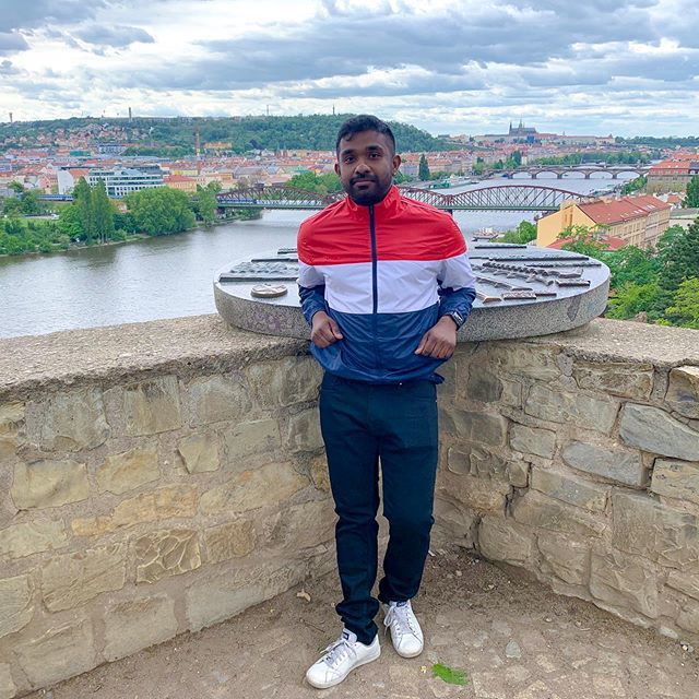 dharujan's tweet photo. #czechrepublic #easteurope #solotravel #couchsurfing #travelblog #charlesbridge https://t.co/g6imOHNqyd https://t.co/2yR5NYb219