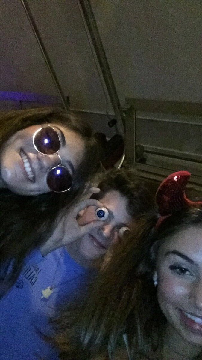 erinkelly916's tweet photo. @LewellMax happy 18 broo <33 wishin u the best! https://t.co/3Ra0xchcTZ