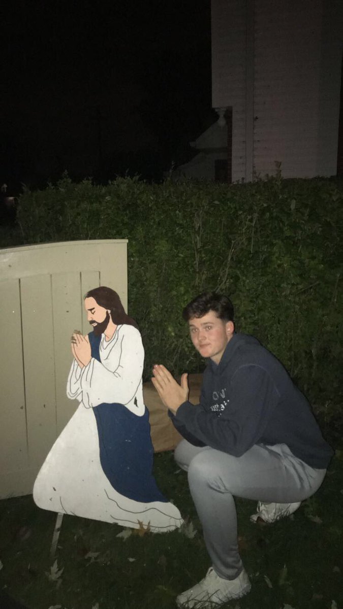 erinkelly916's tweet photo. @LewellMax happy 18 broo <33 wishin u the best! https://t.co/3Ra0xchcTZ