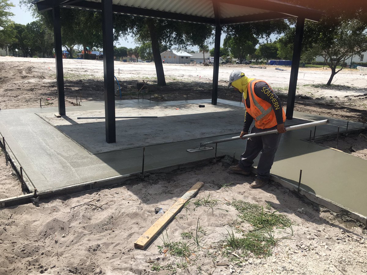GDunmyer's tweet photo. Sara Sims is inching closer to welcoming visitors.  Tonight the site lighting will turn on for the 1st time.  #BoyntonBeach https://t.co/qXvLSOi2fj