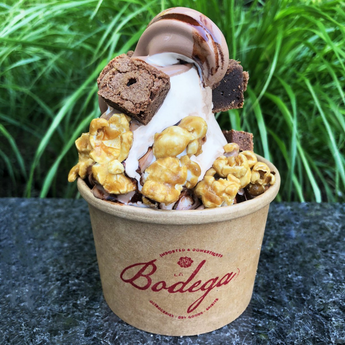 SUNDAE FUNDAY.🍦#ThisMustBeThePlace #SundaysAreForSundaes #Sunday #IceCream #Sundaes 📷: <a href="/fabfoodchicago/">Fab Food Chicago</a>