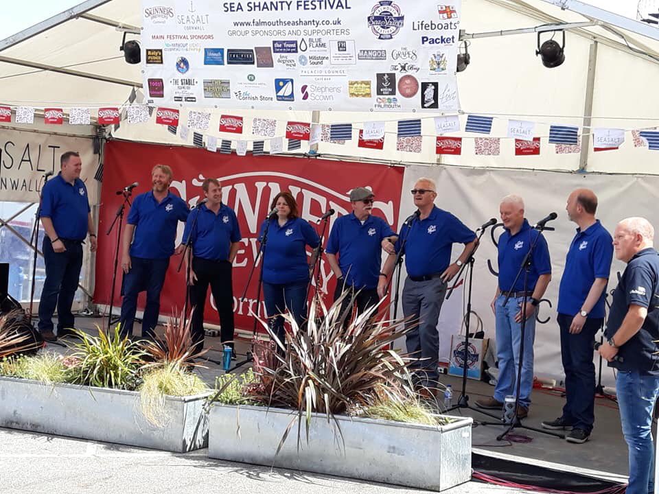 This time last week..... Severn Whalers performing on the Sea Salt Stage, in Customs House Quay, Falmouth. @TheCornishStore @FalSeaShanty @seasaltclothing @Skinnersbrewery # Shanty #Famouth # singing @TheLongestJohns @Fishy_Friends