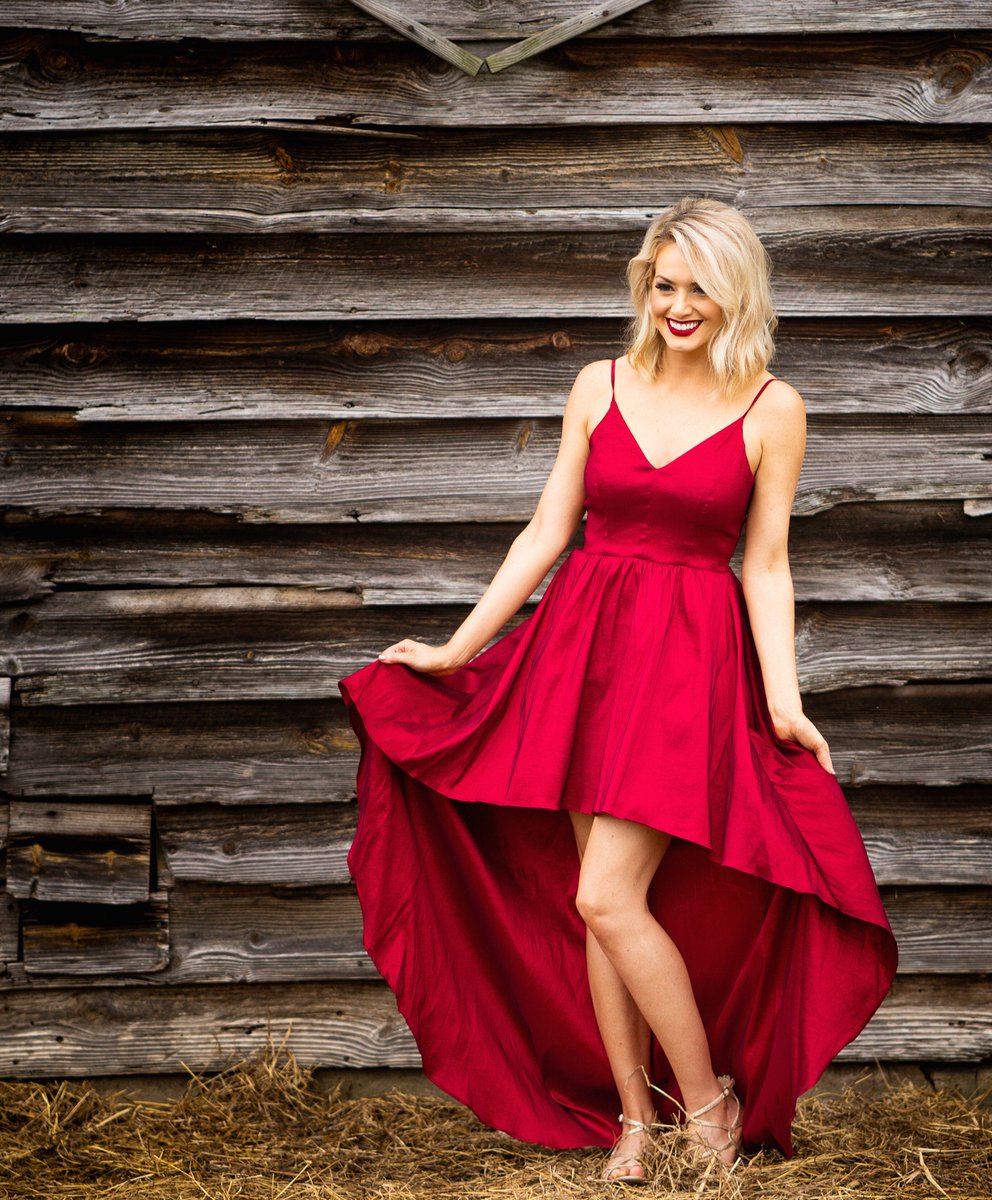 WarrenEstateNC's tweet photo. That *finally* #FridayFeeling 💃

📸: @ChadWinPhoto 
#Engaged #NCBride #TGIF https://t.co/7cc8Hv8sTw