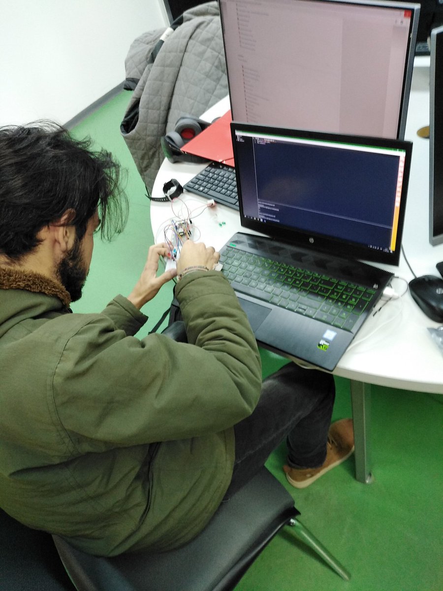 InfinityKings3's tweet photo. Últimos ajustes antes de la #miniexposmart @communityLab4u https://t.co/H17mJrjV7C