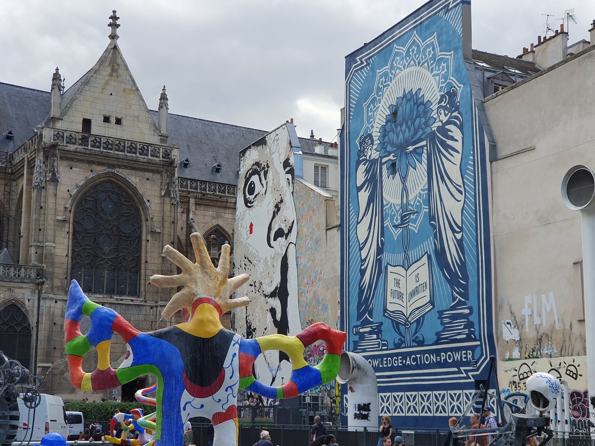 jerome_coumet's tweet photo. Inauguration du  nouveau mur d'@OBEYGIANT @Paris 
avec @Anne_Hidalgo 
à côté de Beaubourg 

#streetart #urbanart https://t.co/JP0YRKeYSM