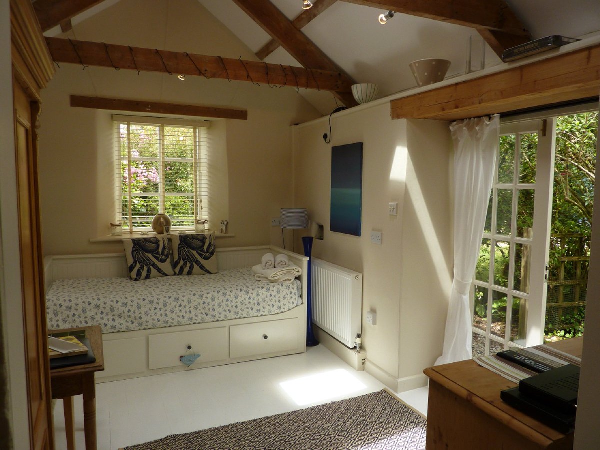 Cornish Cottages tweet media