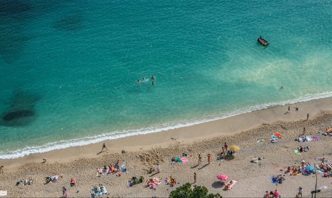 JustaPack's tweet photo. France is full of amazing beach destinations. Here are 11 of the beat beaches you can find in France to help you narrow down your next European beach vacation! 

https://t.co/NsiW34kXCM

#travel @UK_FranceFR #beaches #takeavacation https://t.co/ZkwAKam2yd