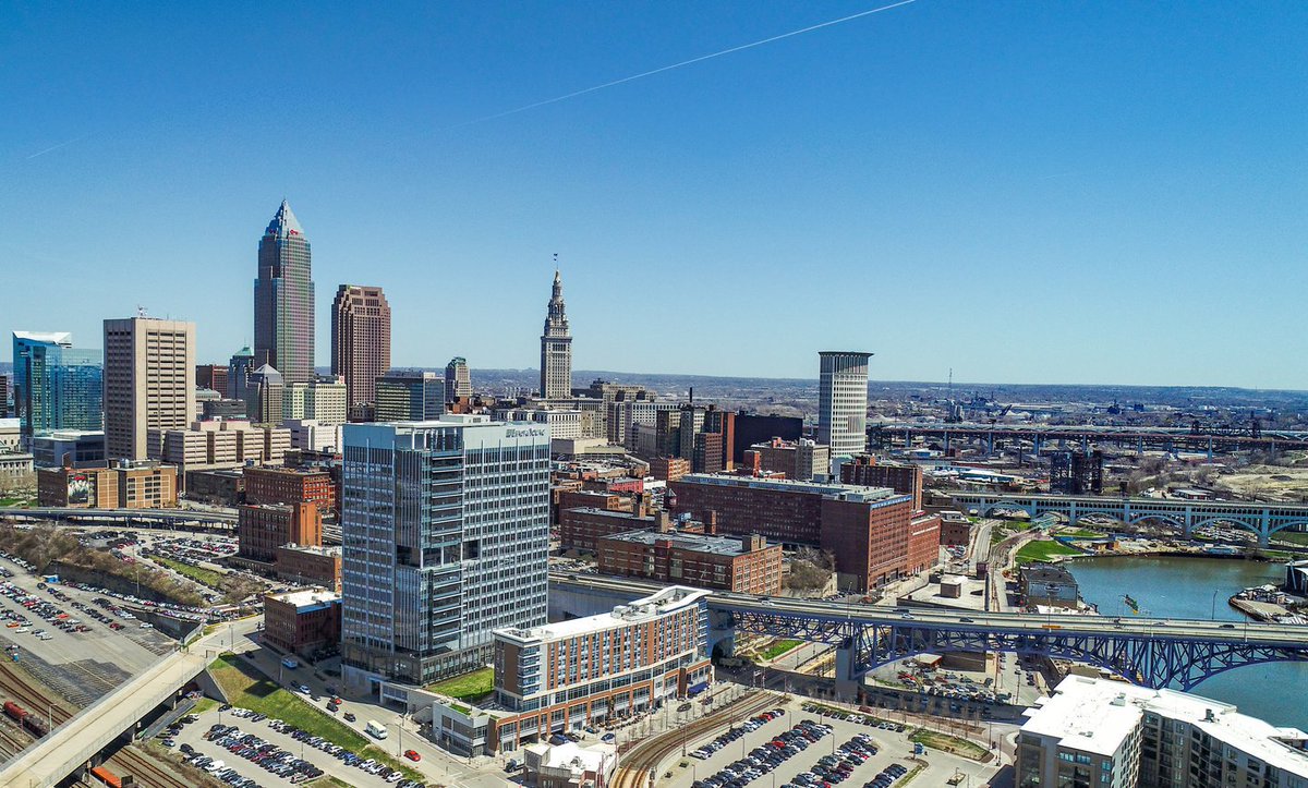 TheCLE's tweet photo. Happy first day of summer! https://t.co/MrUtDXEnTV #ThisisCLE #FREEinCLE https://t.co/bCgDnp1B7O