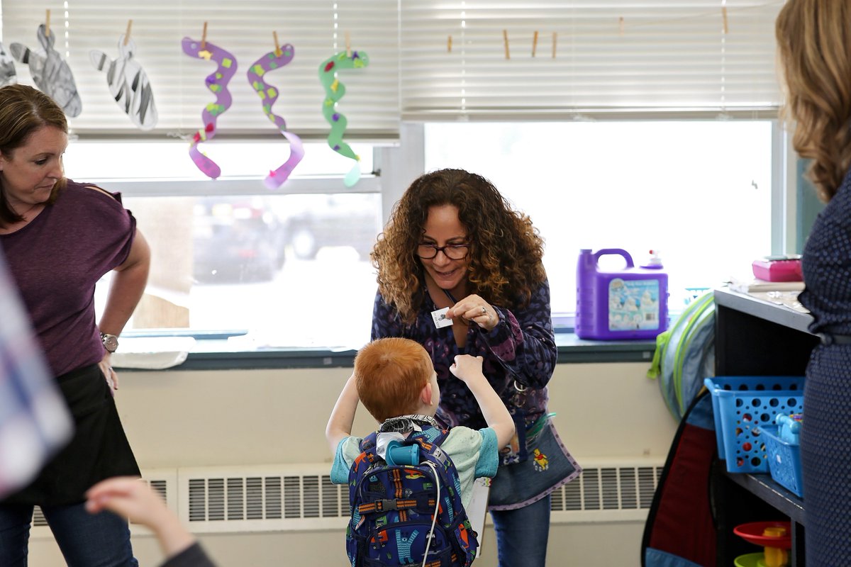 PECS_USA's tweet photo. #FridayFeeling: This learner uses PECS to request hugs in the classroom! ❤️ Remember to assess all types of reinforcers to find what is most motivating to your learners when implementing PECS! Download our Preference Assessment Tool: https://t.co/WX4YkcXmg6 #PECSprotocol #AAC https://t.co/e3b8xYS7qT