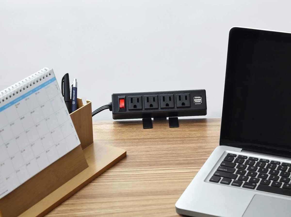 KungfukingOS's tweet photo. Desktop Clamp Mount Power Strip : 1)No need cut hole; 2)Removable clamp, free assembly as needed &amp; Portable; 3)With Circuit Breaker for security; 4)Include rubber pads protect desk surfaces.#diydesk #officeremodel #officepower
#acpower #circuitbreaker  #officedesk #countertop https://t.co/wquvTSKI37
