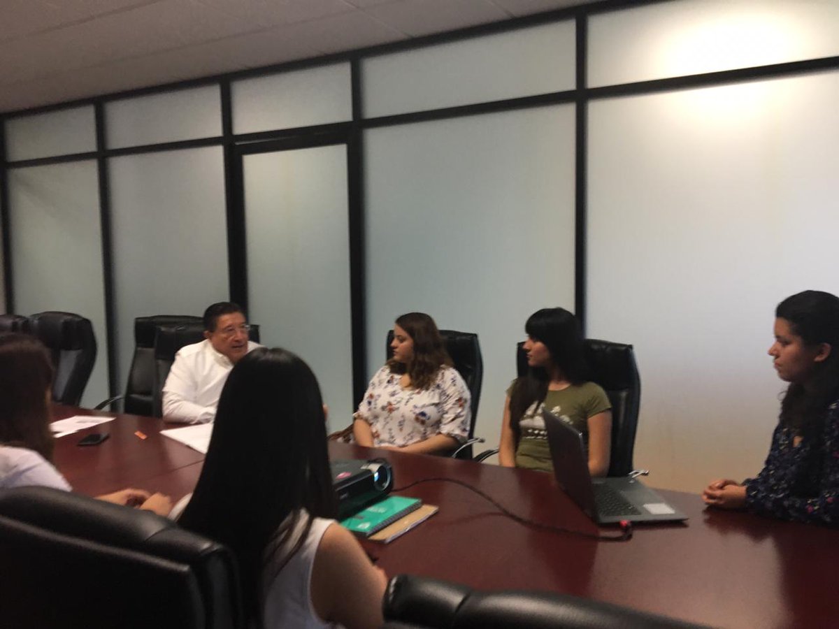 GirlupSaltillo's tweet photo. De parte de Girl Up Saltillo le agradecemos al Ing @ArnoldoSolsCov1 por el apoyo brindado a esta iniciativa, dando así un espacio para escuchar y atender a la comunidad estudiantil y con este paso darle vida a este movimiento en Coahuila https://t.co/eTmy5F0VQl
