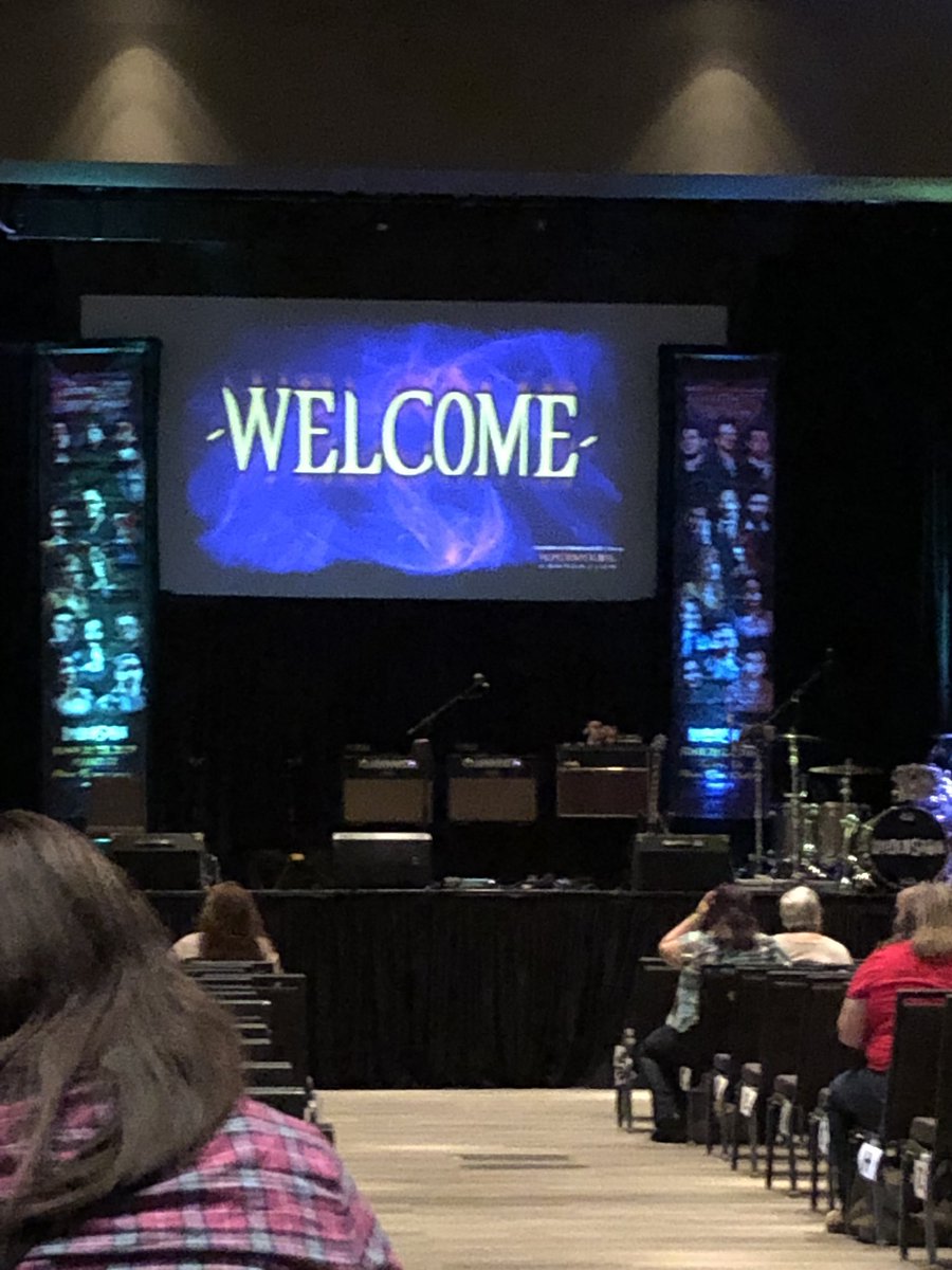 NancyJane125's tweet photo. Yay!!! It’s been a long time! #SPNDALLAS https://t.co/56eoTBObJV