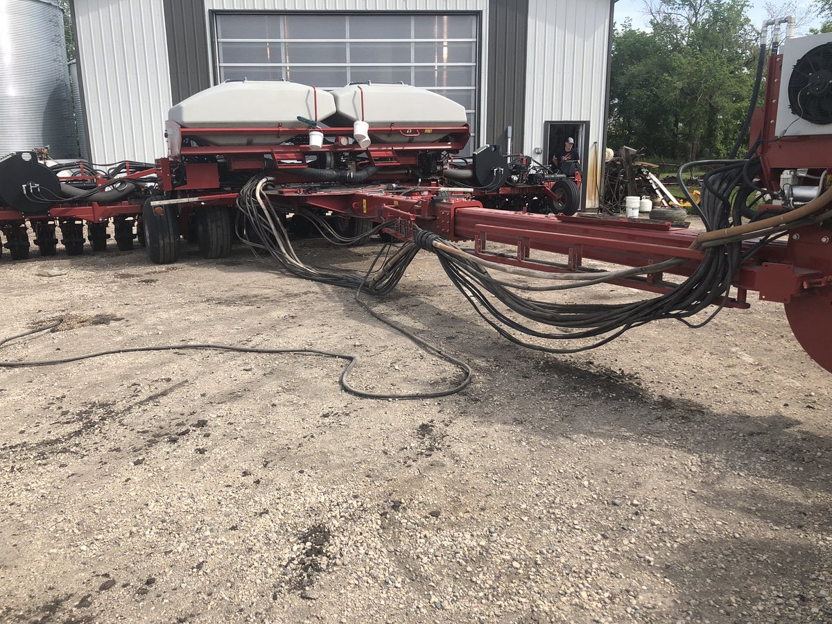 KoreyPeters's tweet photo. It couldn’t of been the 5 ft hose that leaked... has to be the 47ft one! 2 hrs and about 500zip ties and 30 clamps later it’s off! #shoptalk #planterprep https://t.co/OuOugw5zAW
