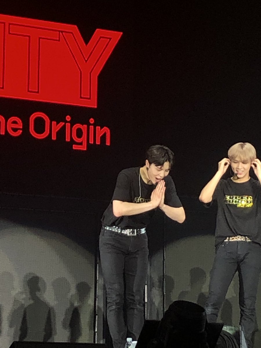 johnnyrta's tweet photo. อยากพาไปไหว้แม่แล้วบอกว่า
 “นี่ลูกเขยแม่ไง”  #NCT127_NEOCITYinBKK https://t.co/tp0fDLnvA4
