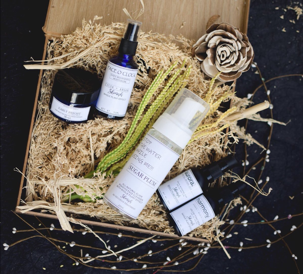 Skinish2's tweet photo. Some of our premium skincare products launched recently. #skincaretreatment #skincaretips #moisturizer #glowingskin #natural #herbal #naturalbeauty #skinish #organicbeauty #organicskincareingredients #organicfood #skinfood #organicskincare #organicchemistry #organicproduct https://t.co/9gZ0PA3Tty