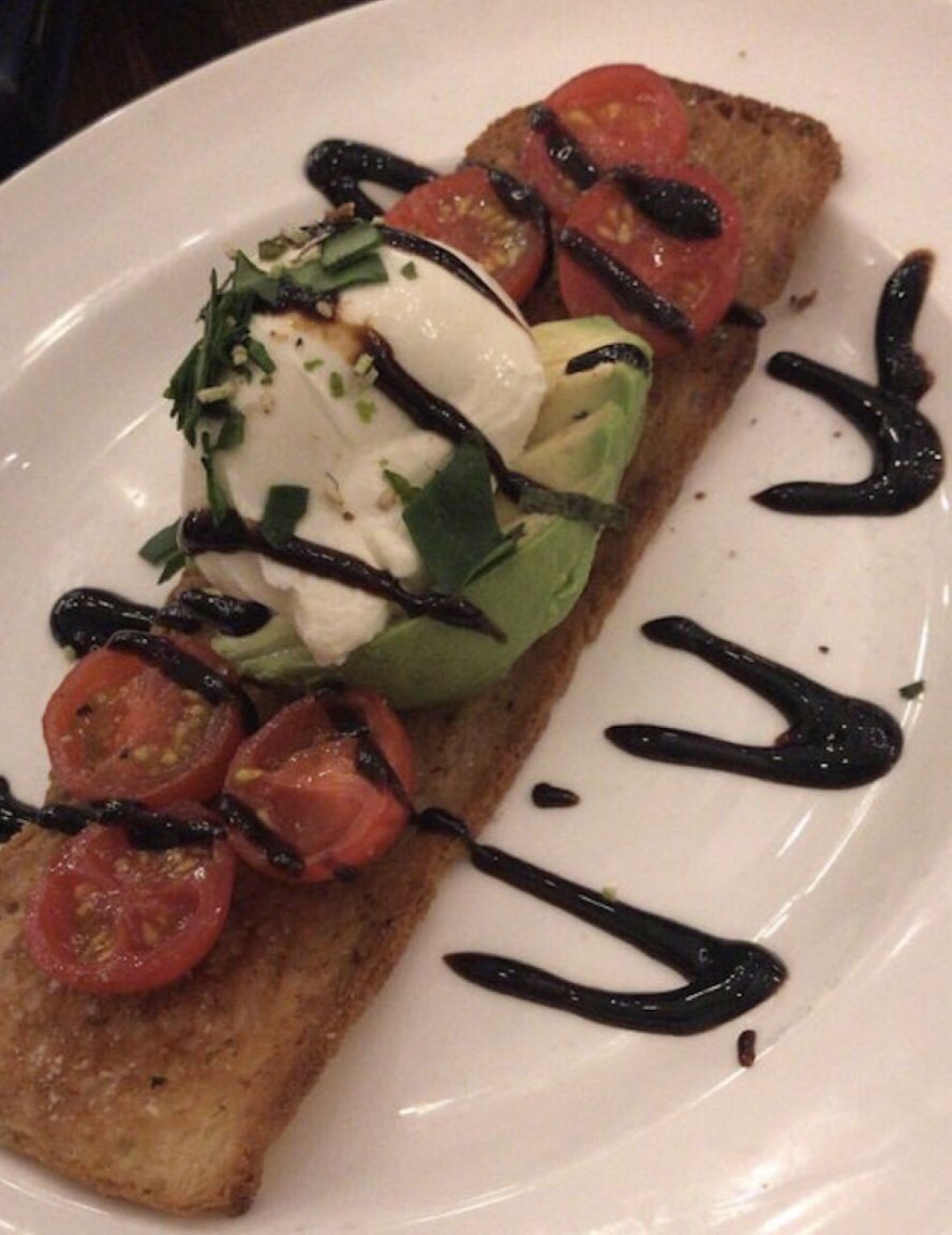 Hotel Saint Louis tweet media