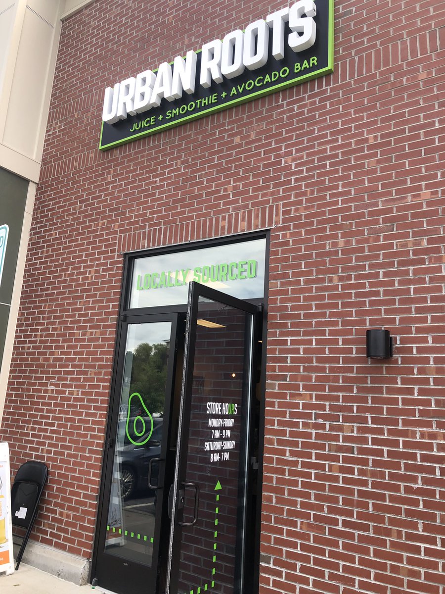 saratogaNOW's tweet photo. Did you know today (6/21) is #NationalSmoothieDay? Stop by #urbanroots for a free smoothie! Also try some #junbucha from Shane. #saratoga #saratogasprings https://t.co/HpYVRGmmvS