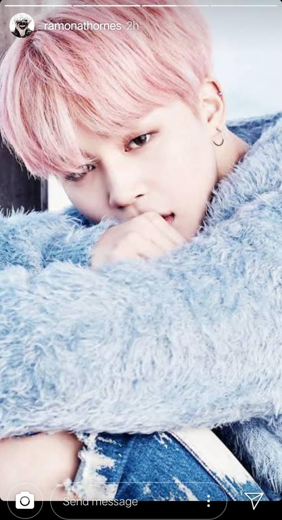 Hearts4Jimin's tweet photo. [#JiminFeatures]
|190621|

Filipino Actress Ramona Muñoz posted another picture of Jimin from Spring Day Era as well as Jimin's fancam of Take You Down on her IG stories ☺💛

🔗https://t.co/IzkZwdmNSh

#JIMIN #지민 @BTS_twt https://t.co/aadCbfqN23