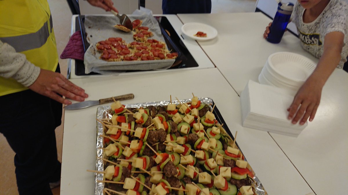 AksLys's tweet photo. Siste ordinære AKS for 4. Trinn feires med disco og tapas. Neste stopp blir klubben 5-7trinn. God sommer! https://t.co/lTFlTaYYgp