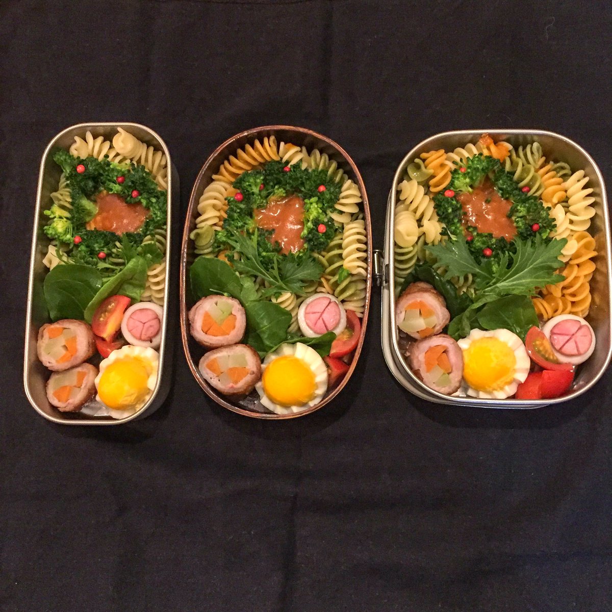Uzivatel 鬼弁 強面パンクロッカーの弁当奮闘記 公式 Na Twitteru クリスマス弁当 学年 6年生 日付 12月19日 シロさんとケンジのクリスマスパーティー ラザニアやミルクティーのアイスなど美味しいものがたくさんでしたね Toshi Lowさんは奥さんと子供たち Uzivatel 鬼弁 強面パンクロッカーの弁当奮闘記 公式 Na Twitteru クリスマス弁当 学年 6年生 日付 12月19日 シロさんとケンジのクリスマスパーティー ラザニアやミルクティーのアイスなど美味しいものがたくさんでしたね Toshi Lowさんは奥さんと子供たち