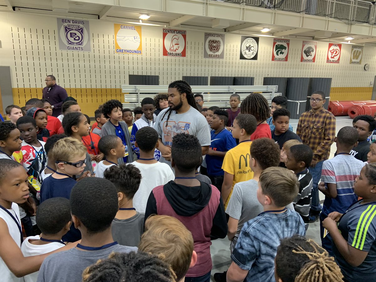 Youth Football Campers always inspire me! Blessed to speak with #NFL San Francisco <a href="/49ers/">San Francisco 49ers</a> player <a href="/SheldonDay_91/">Sheldon Day (🏈,🏦)</a> at his annual Football Camp <a href="/SDayCamps_92/">SheldonsDaylightCamp</a>  at Warren Central <a href="/msdwarren/">MSD of Warren Township</a> <a href="/WARRENCENTRALFB/">WC Football🏈</a>  and <a href="/NotreDame/">University of Notre Dame</a> stadium #SimpleTruth #Faith  <a href="/AIAusa/">Athletes In Action</a>