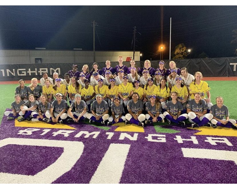 GraidinH's tweet photo. Fun, long 7 hour practice last Thursday with the 03, 04, 05, and 06 teams!💜💛
#BoltsBoom #ChasingDreams #SoftballFamily #GoodHardPractice https://t.co/4rccwZ1Yqi