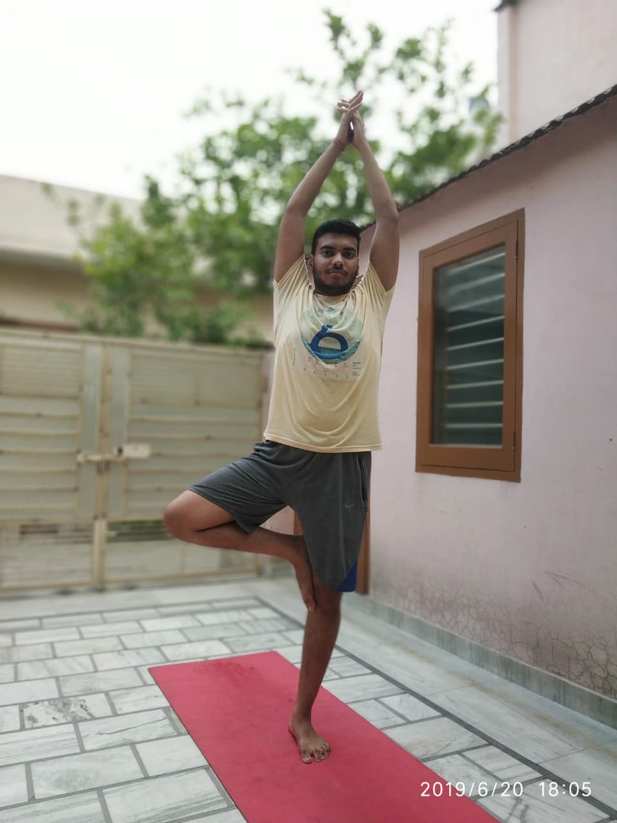 lalit_s7's tweet photo. @VoiceOfHealthIn Vraksasana(Tree pose) is my favourite yoga pose as it enhances stability, and body posture and make our body healthy.
#VOHBeatTheHeat
@VoiceOfHealthIn 
Join
@ankusaraswat14 
@Sonia70872 
@Ramprasad43 
@PrernaJ54110576 https://t.co/eFsGtWv4fn