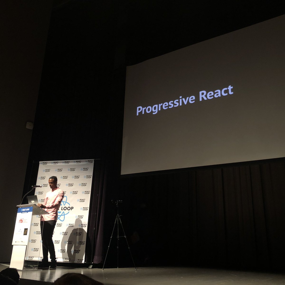 jbrancha's tweet image. Progressive React — building our apps so that more people can use them, by @hdjirdeh #ReactLoop19