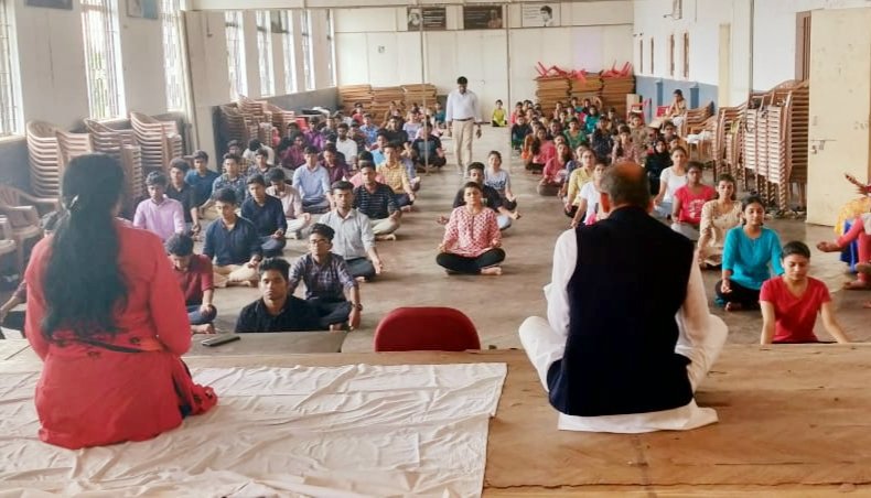 SrinivasGroup's tweet photo. College of Physiotherapy, Srinivas University celebrated “International Yoga Day” in Srinivas Auditorium, Pandeshwar Campus. The program began with the welcome address by Dr. N. Mageswaran, Associate Professor, Srinivas College of Physiotherapy and Research Center. https://t.co/rcoRYPeDUl