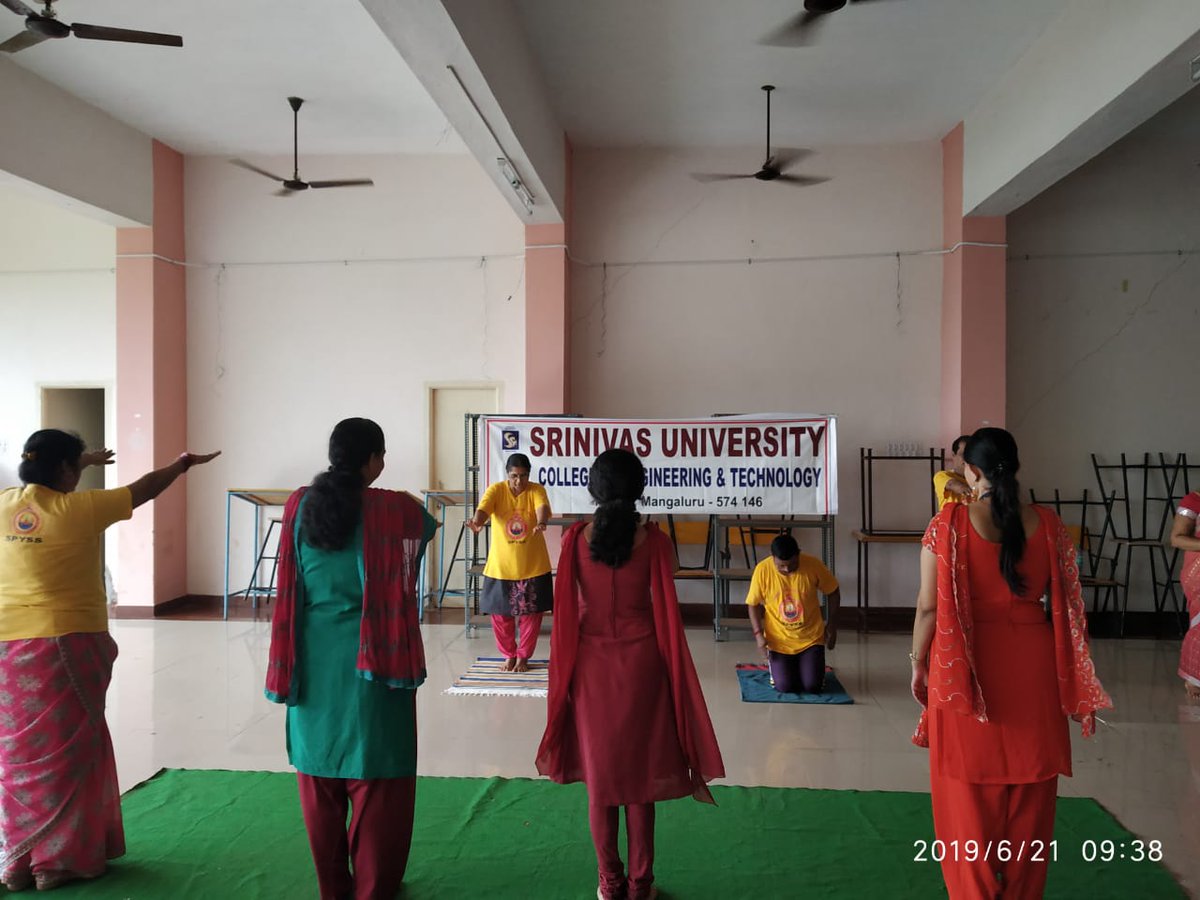 SrinivasGroup's tweet photo. Srinivas University College of Engineering &amp; Technology, Mukka, Mangaluru
enthusiastically celebrated 5th International Yoga Day in the campus
#YogaDay2019 #srinivasuniversity #mangalore https://t.co/l4NseIiybb