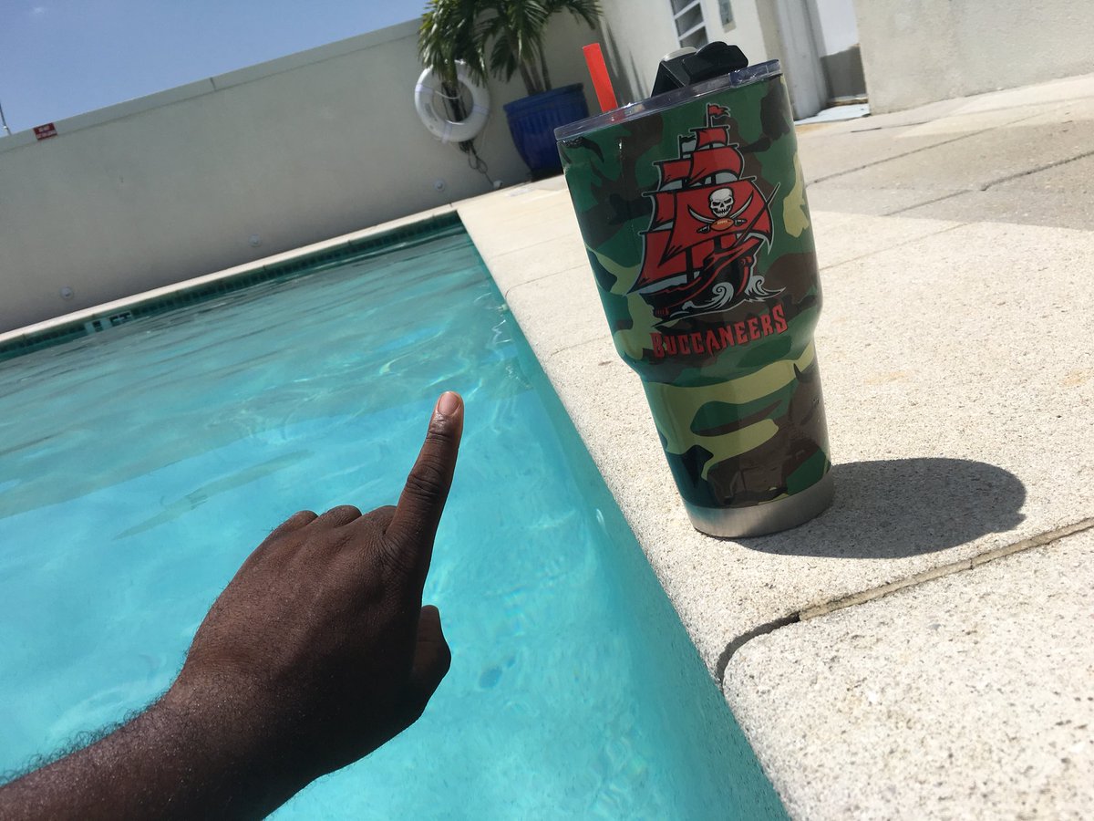 Smack off ready, vodka and sun block. <a href="/jimrome/">Jim Rome</a> #smackoff