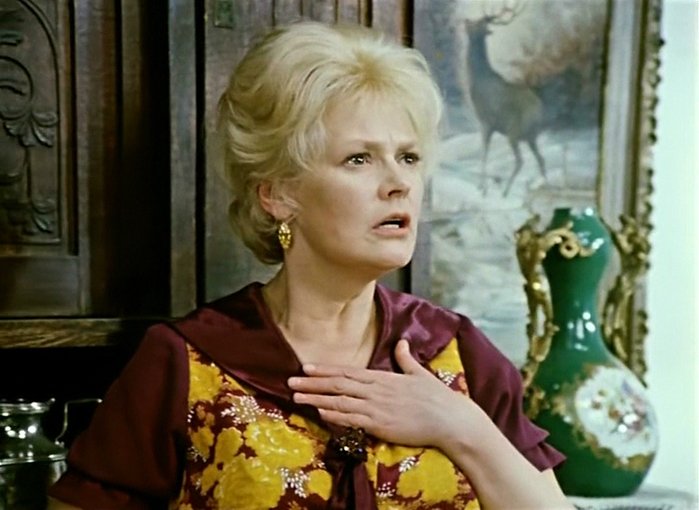 люди которые критикуют других людей. может быть самая обычная. интересные факты которые мало кто. может быть самая обычная. история ничему не учит а только наказывает за незнание уроков.