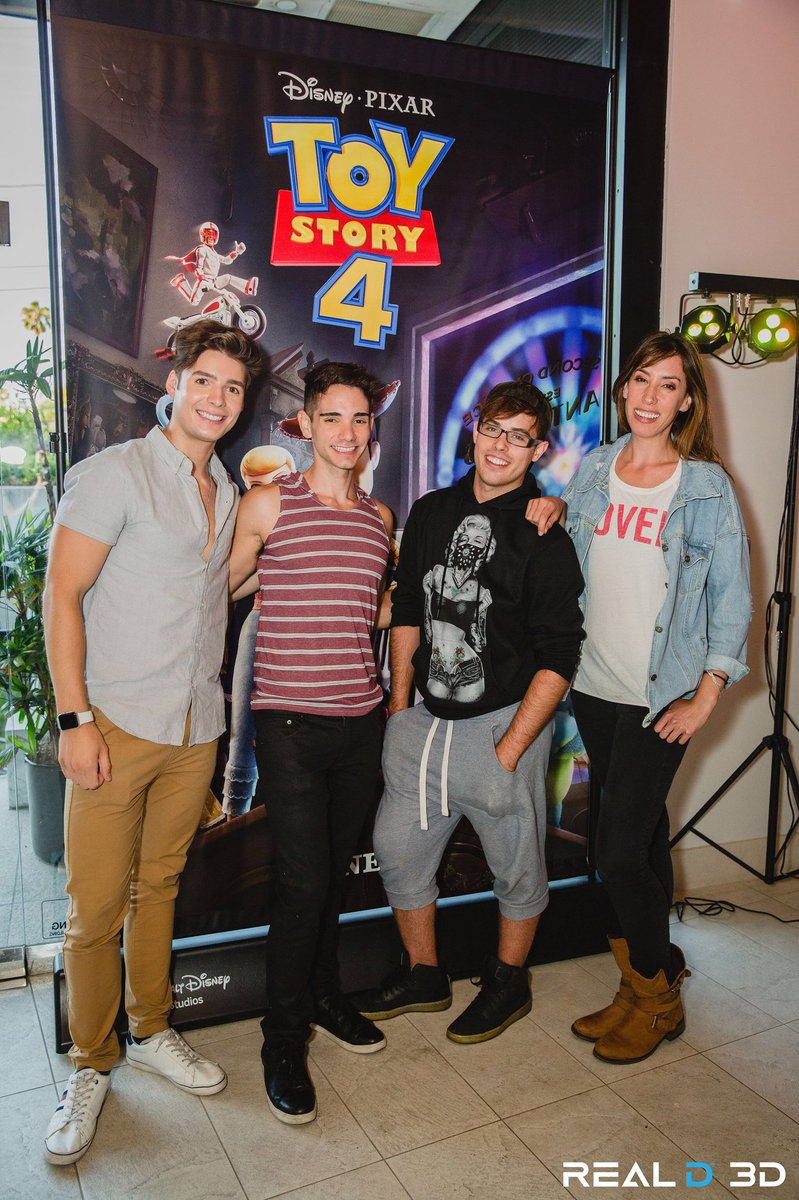 jasonscaceres's tweet image. Thank you @reald3d for having us at the advanced influencer screening for @toystory 4! 10/10 would recommend.
#toystory4 #in3d
📸: @maribelfarinaphoto