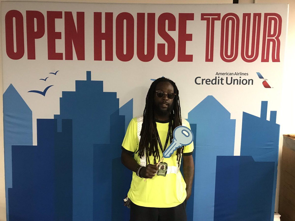 LjacketLstyles's tweet photo. #AACUOpenHouse make sure you open an account now the best credit union I know. https://t.co/BI5VKDoRCk