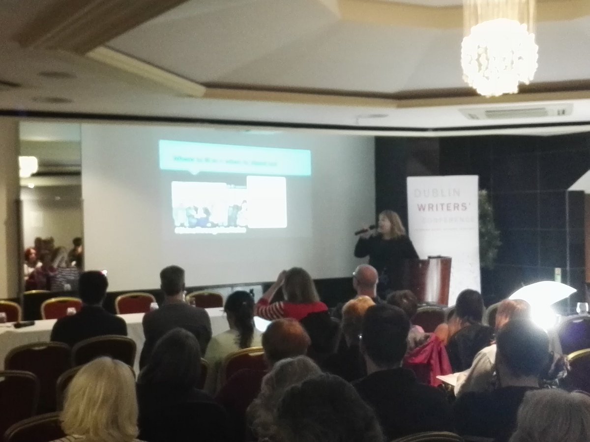 newbooksplease's tweet image. Inspiring @AkashaGarnier shares where to fit in + when to stand out! #shinethroughthenoise #DWC19