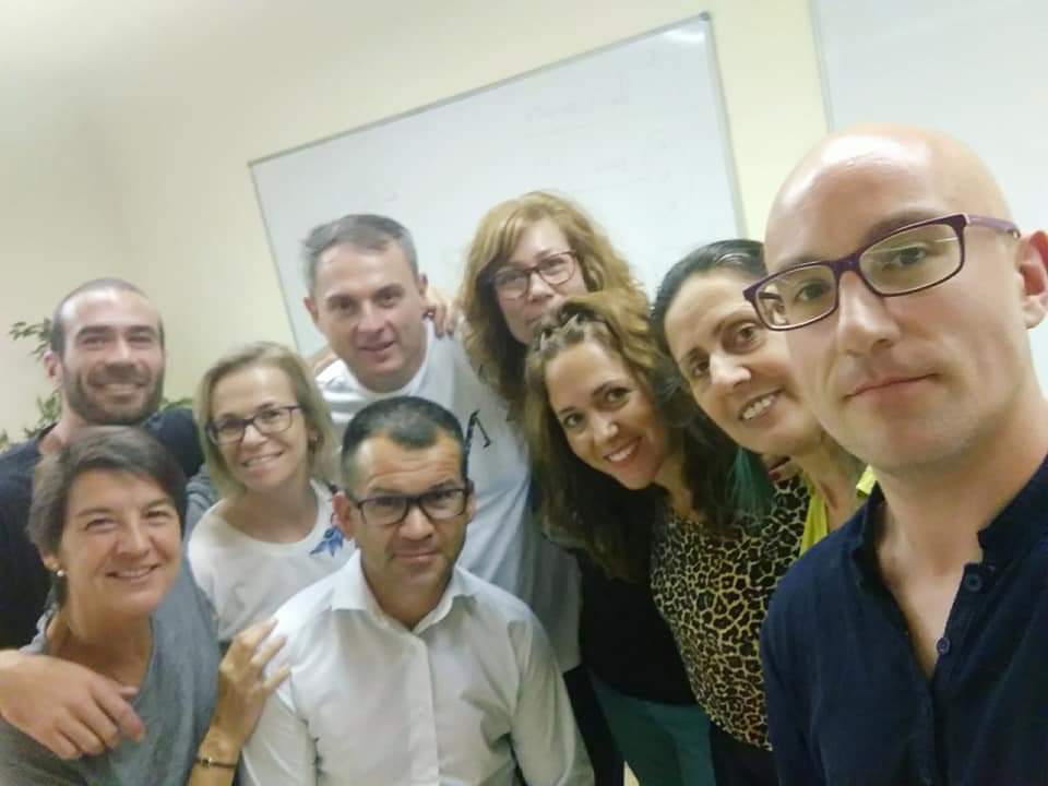 ICatPNL's tweet photo. És un privilegi treballar amb persones tan meravelloses com les que heu participat en aquesta edició del #Trainerstraining amb #PNL. Compromís, generositat, entrega, esforç, qualitat humana... ingredients imprescindibles que heu compartit amb tots. Moltes gràcies i enhorabona!! https://t.co/S8Ig6yRG1I