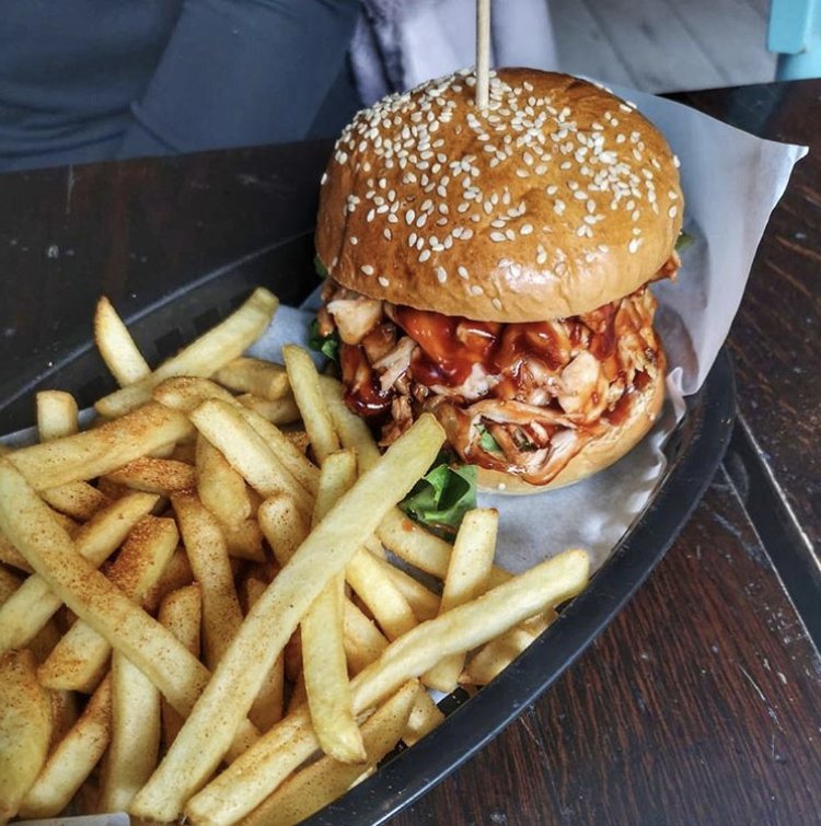 KoopLiverpool's tweet image. Yeah, I&apos;m into fitness...fitness this whole burger into my mouth. PH: @liverpoolfoodblogger
.
.
.
#koop #pulledpork #pulledporkburger #koopboldstreet #burgers #friday #friyay #weekendfood #lovefood #eatliverpool #loveliverpool #liverpoolfood #visitliverpool #liverpoolcity